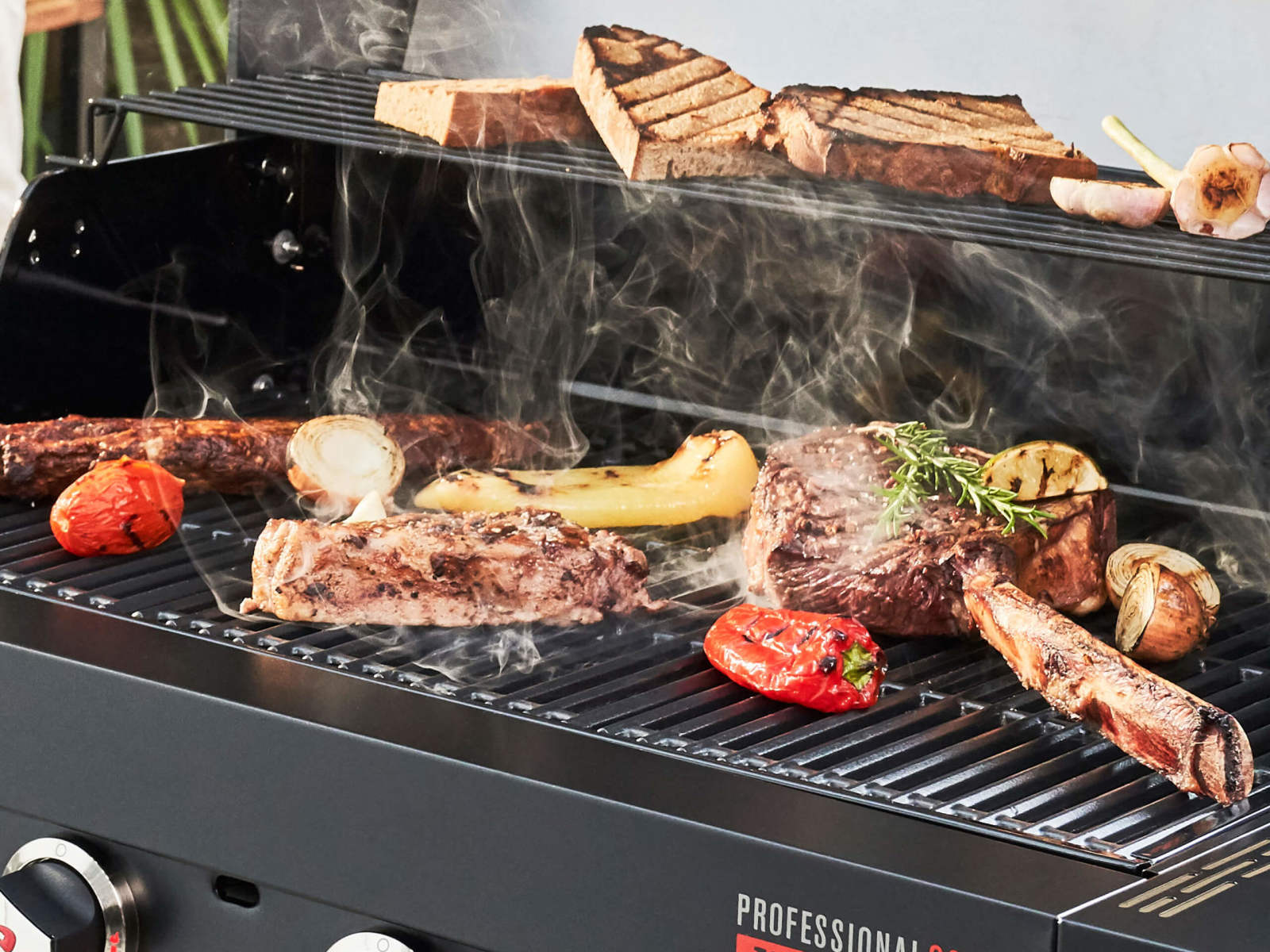 Barbecue Char-Broil Professional Core B3 en Promotion