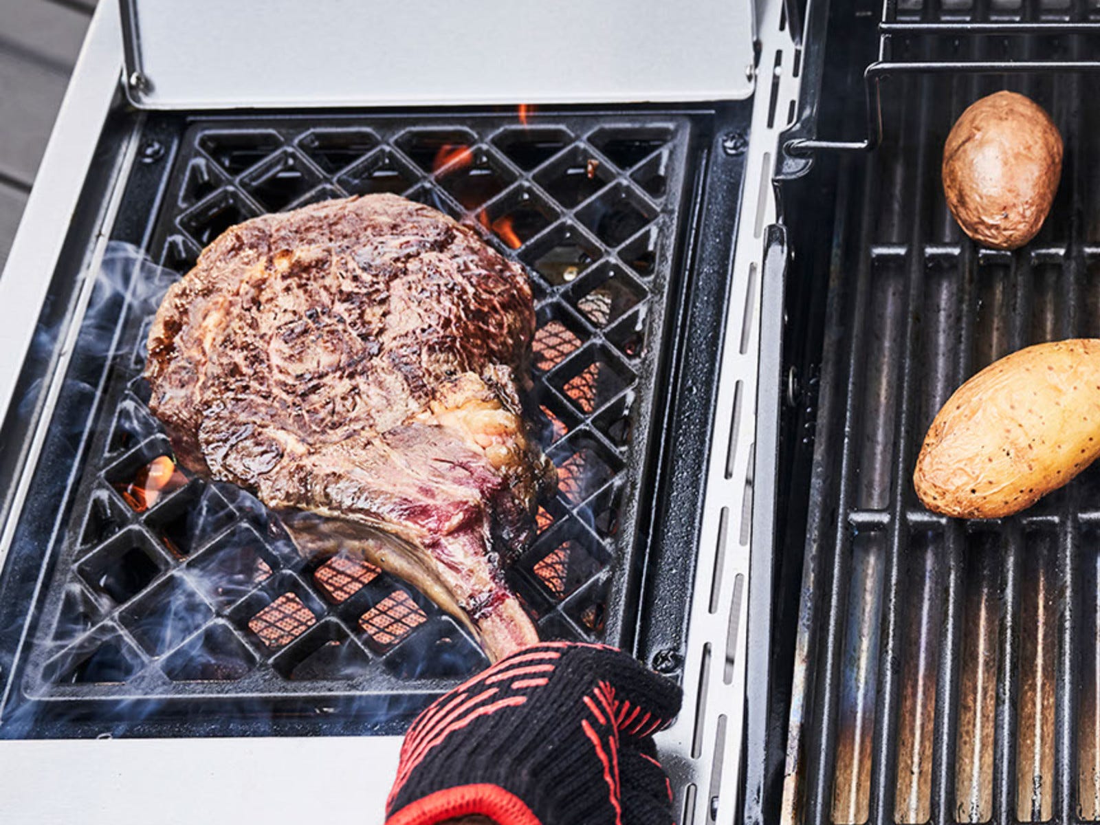 More effective barbecuing thanks to high-performance sear burner