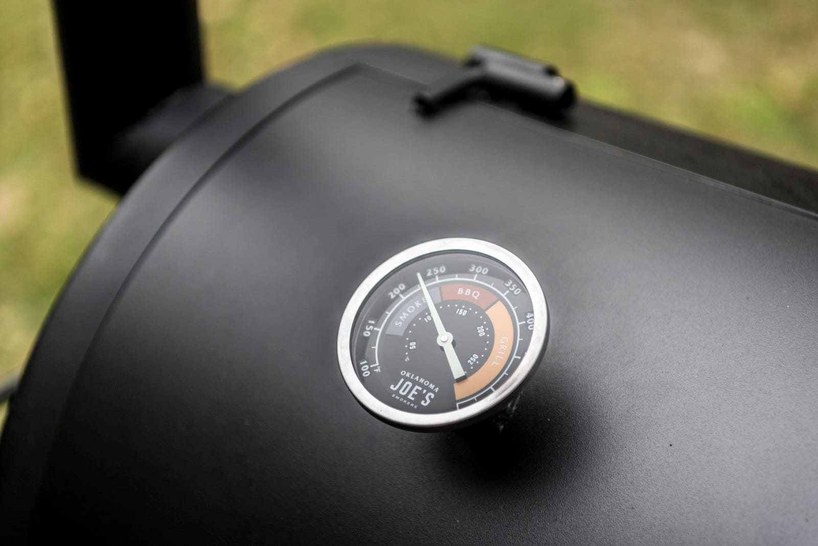 Lid-Mounted Temperature Gauge